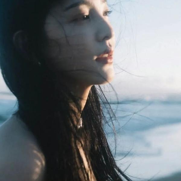 醉卧美人膝,醒掌天下权